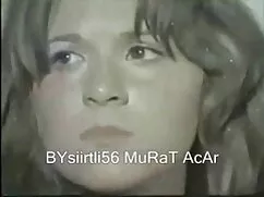 O kullanımları bir lezbiyen amatör porno yapay penis için yapmak ona kedi reach bir orgazm