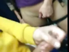 Bir amatör gizli porno erkekle iki kız